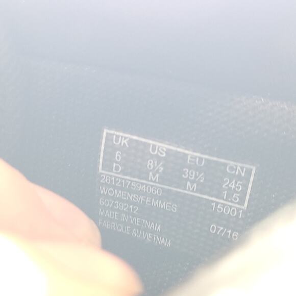 Clarks Outdoor Muckers Ruck Ridge Leather Waterproof Shoe Black Women's size 8.5 - Picture 9 of 9